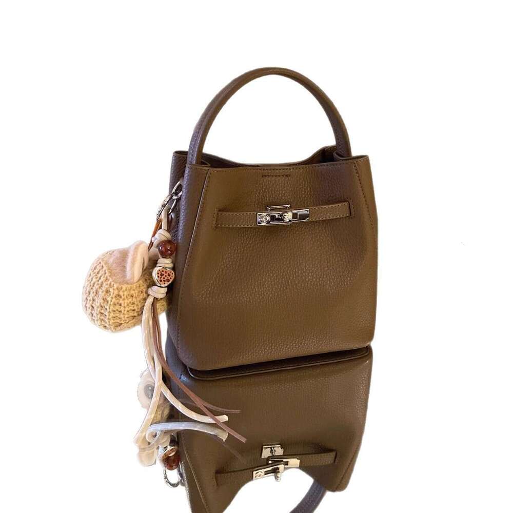 Cross-Border Foreign Trade Genuine Leather Bags 2025 Trendy fashion Shoulder Crossbody Niche Handbag Bucket Bag Women