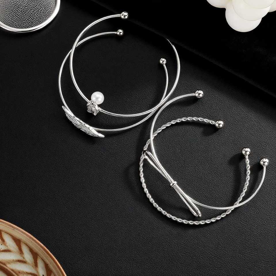 Light luxury simple fashion Diamond round dial point diamond sc alloy steel band wens quartz jewelry set of M251222