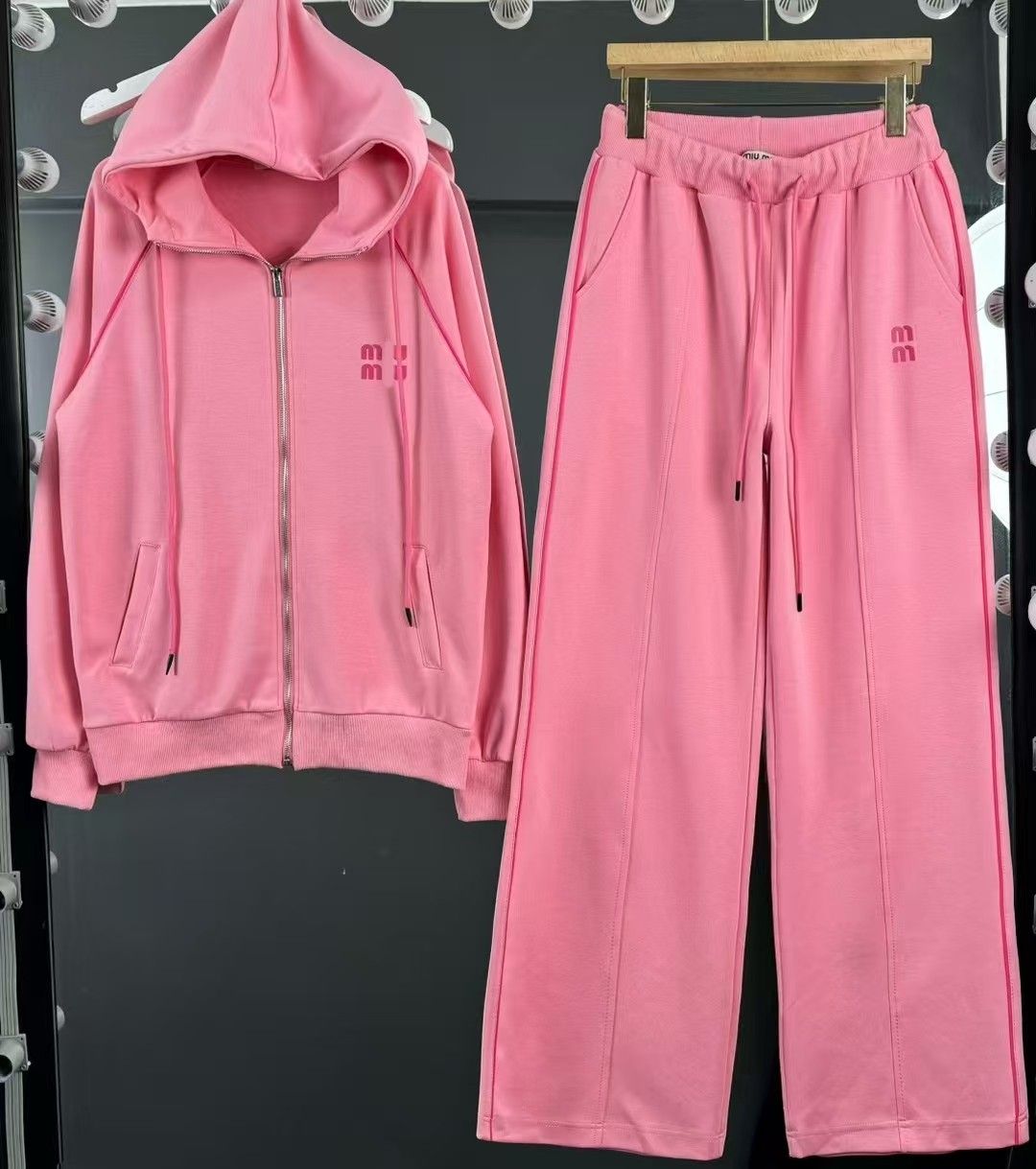 2026 Wide-leg pants Designer Womens Tracksuits Top quality Sets For Women Outfits Hoodies embroidery 2 piece Set Tracksuits Cardigan Set Sporty clothing