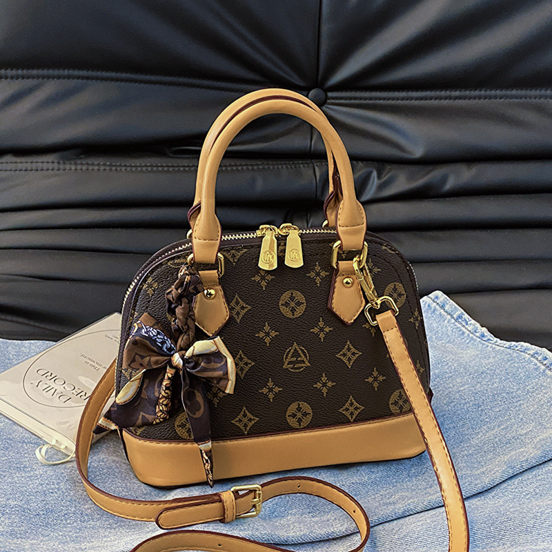 Free Shipping 2026 New Design Shell Bag Advanced Sense Print Handheld Crossbody Bag Versatile Fashion Women Shoulder Bag Large And Small Sizes