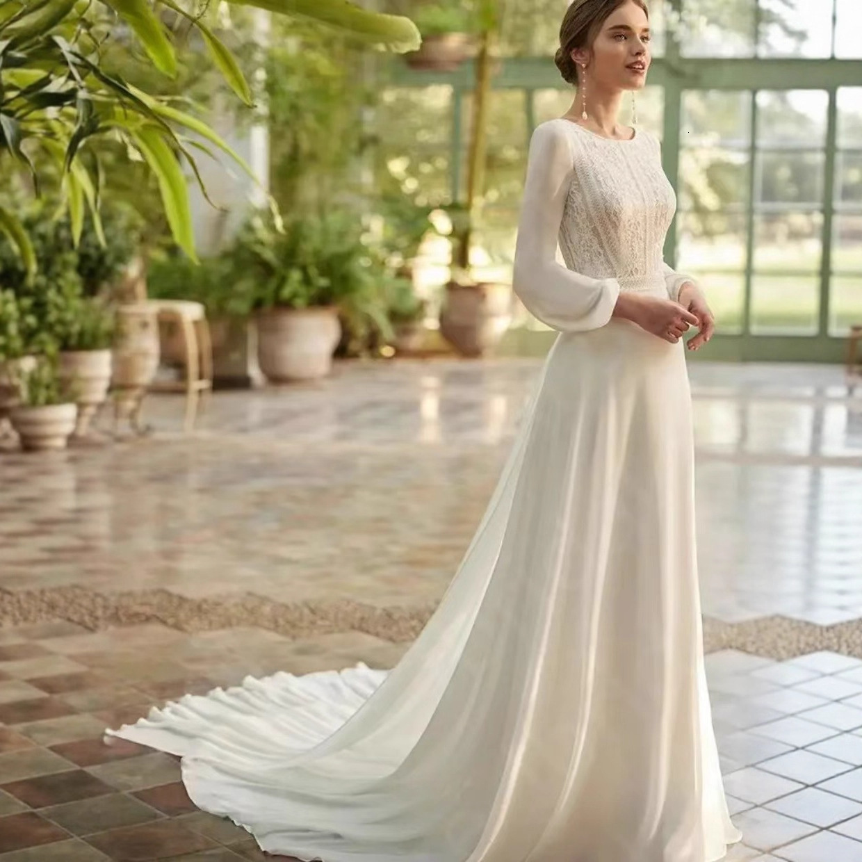 French Style Light Wedding Dress Bride Wedding Small Dress High-End Long Sleeve Train Mori Style Outdoor Dress Banquet Elegant Temperament 241112