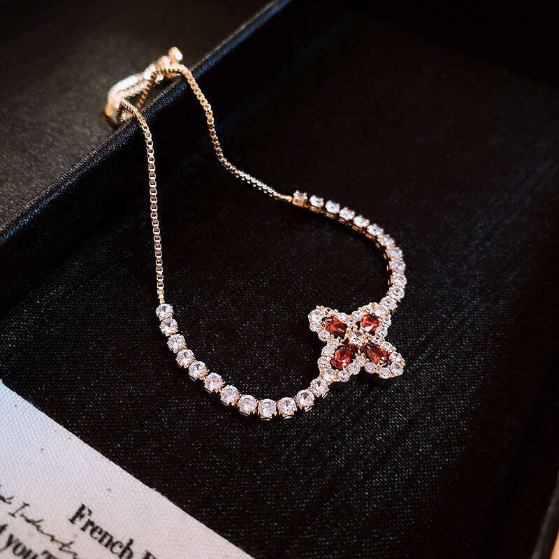 Light Luxury Niche Zircon Inlaid Rhombus Flower Bracelet Women High-End Super Shiny Pull Elegant Versatile Party Date Jewelry