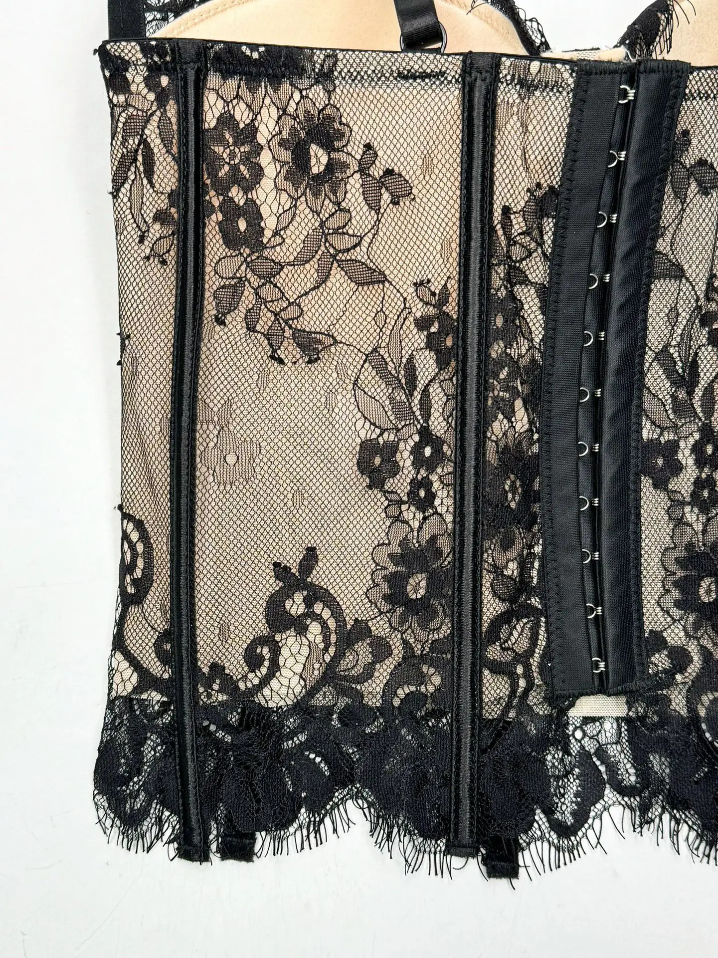 Elegant Shaping Sexy Lace Women Corset Floral Lace Lady Bustier Girls Slim Evening Wear Crops Lady Club Party Body Shaper Top 251209
