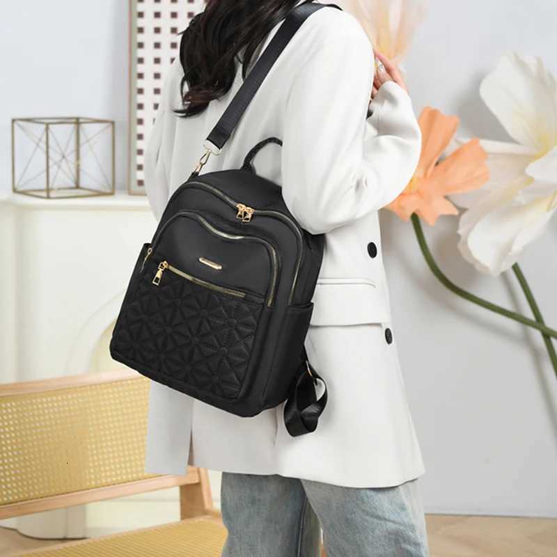 Neutral style backpack for men and women suitable for shopping and business trips The bag has shoulder straps insideM251222