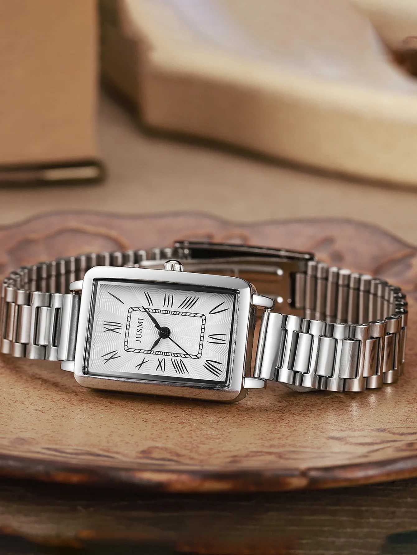 New Square Simple Elegant Fashion Niche Design Ran Graduated Wens Quartz for Christmas and Halloween Gifts M251222