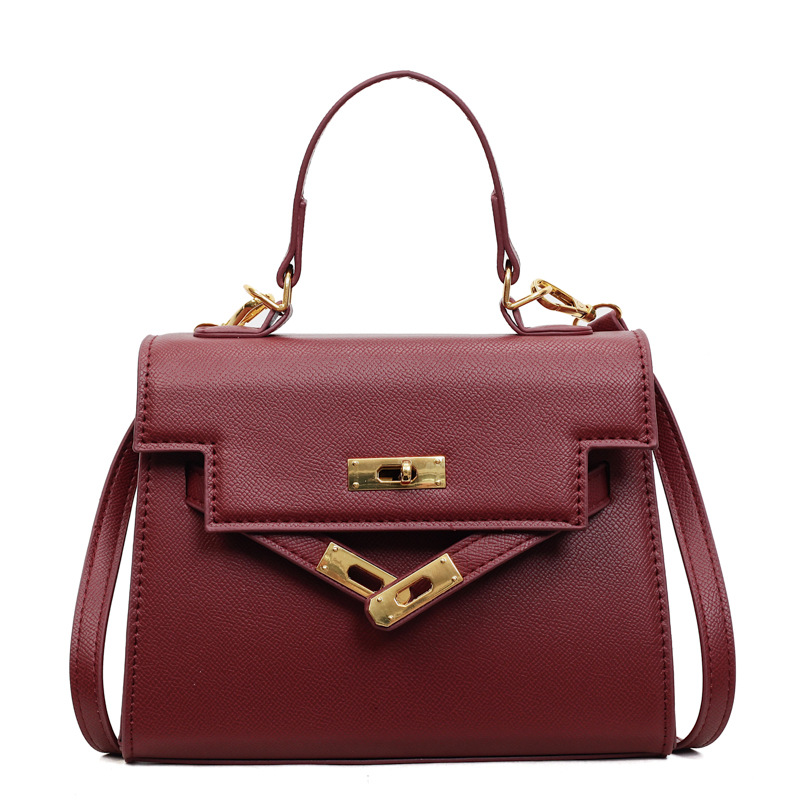 Free delivery designer shoulder bag Fashionable and minimalist women's handbag with commuting style and handbag style