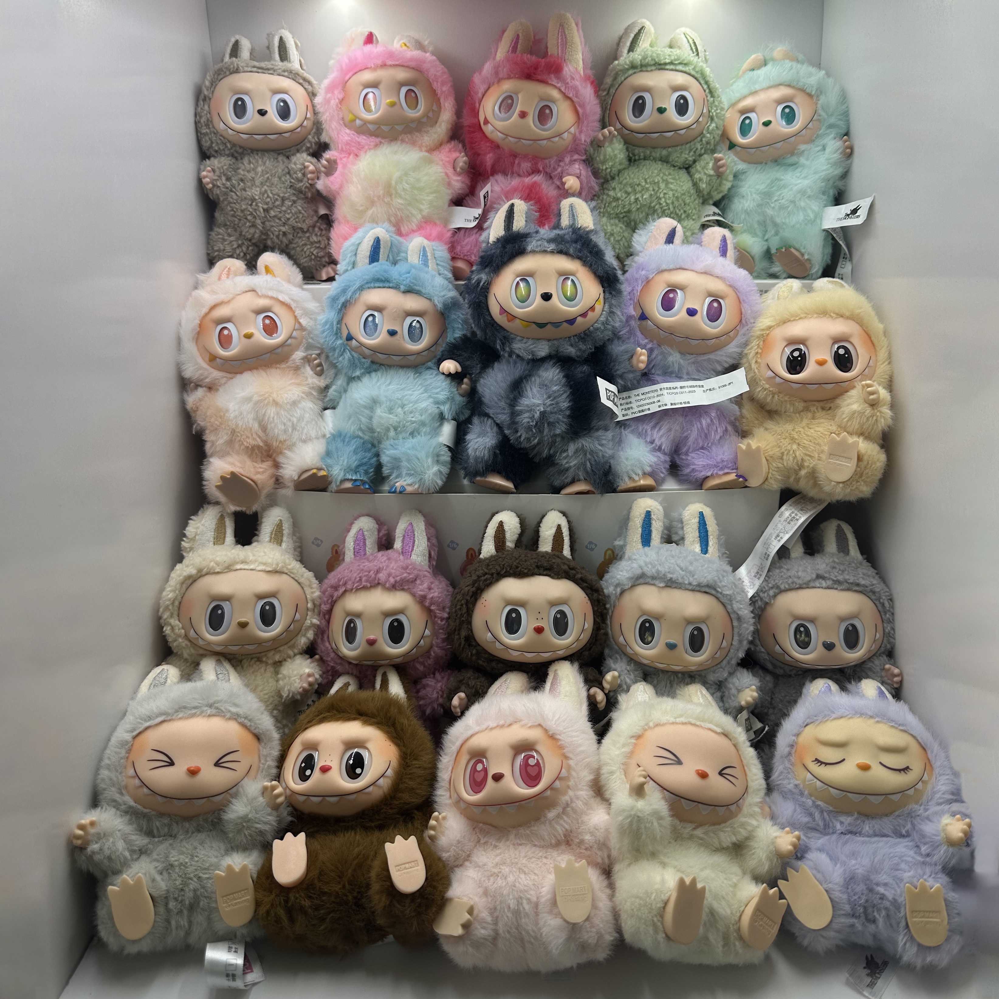 Hot New sale V3 V2 V1 Labubu Big Into Energy Blind The Monster Mystery Box have a seat Kawaii Doll Lububu Keyring Kids Gift Toys dh910320090