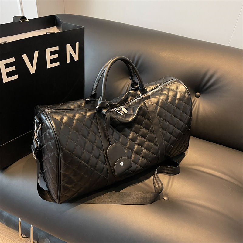 Free Shipping 2026 Classic PU Checkerboard Travel Bag, Waterproof Large Capacity Duffle for Men Women Gym Carry-On & Weekend Tote Y260225