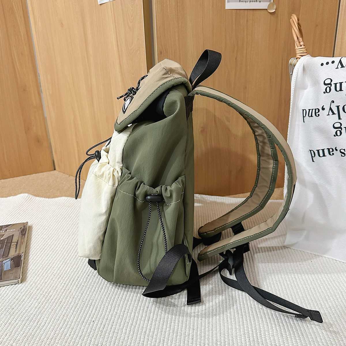 Outdoor Backpack Mens Contrast Color School Bag Lightweight Travel Bag Sports Hiking Small Backpack WomenM251222