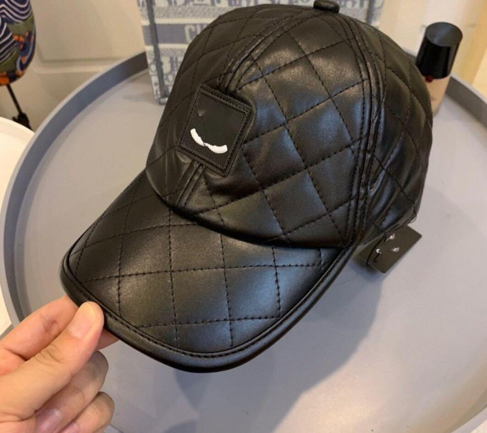 Cc Hat Beanie Designer Beanie Baseball Hat For Man Woman Hat Men Autumn Winter Padded Thickened Duckbill Cap Outdoor Warm Versatile Baseball Cap Women