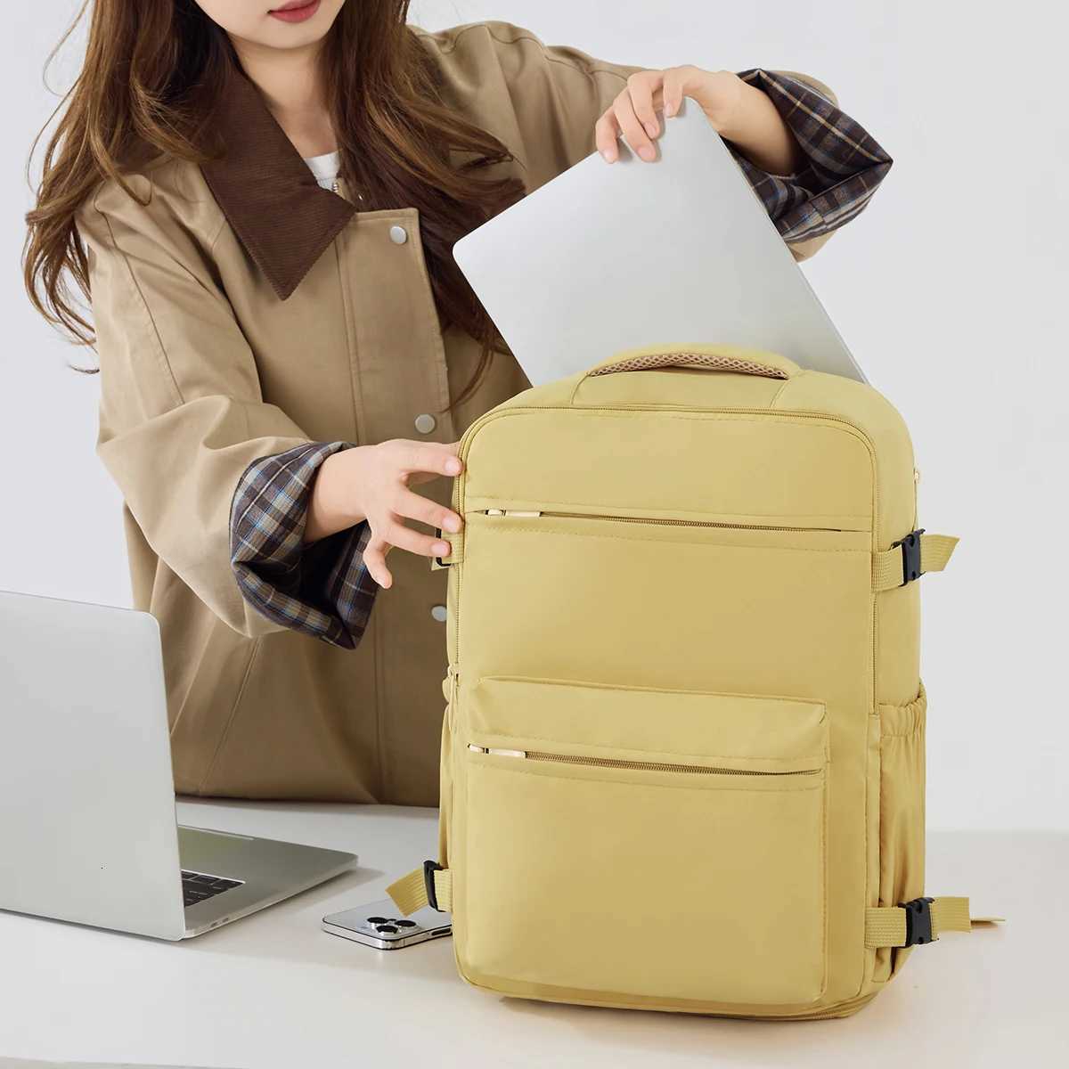 Travel Backpack Mens Large-Capacity Backpack 2026 New Short-Distance Travel Lightweight Womens Backpack Luggage School Bag Student Going Abroad Boardi