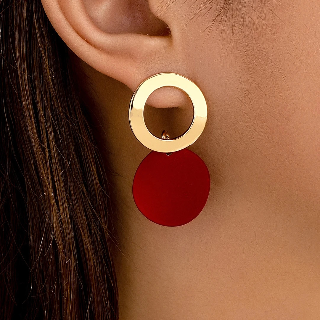 A Pair of Womens Earrings Wave Pattern Geometric Round Disc Stud Suitable for Daily and Vacation Wear 251219