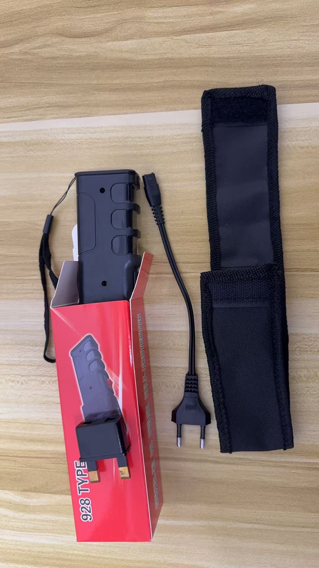 Free shipping LED flashlight - rechargeable, small, portable, strong light, suitable for camping, home use, outdoor activities 928 red