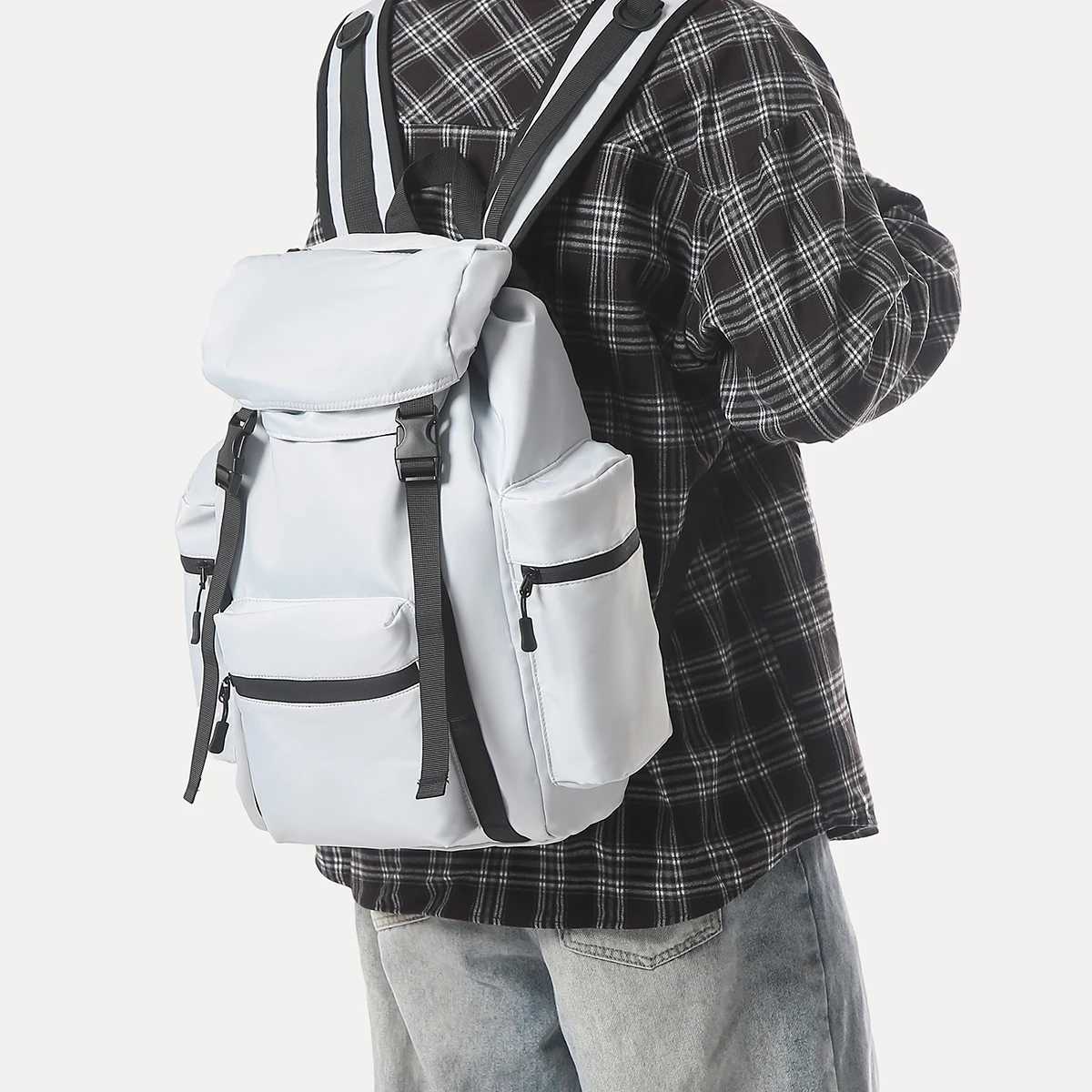 r LargeCapacityW aterproofL ightweightD rawstringB ackpackf orW omenT ravelM ountaineeringC omputerB ackpackM aleS tudentS choolB agH ighS choolS tudM