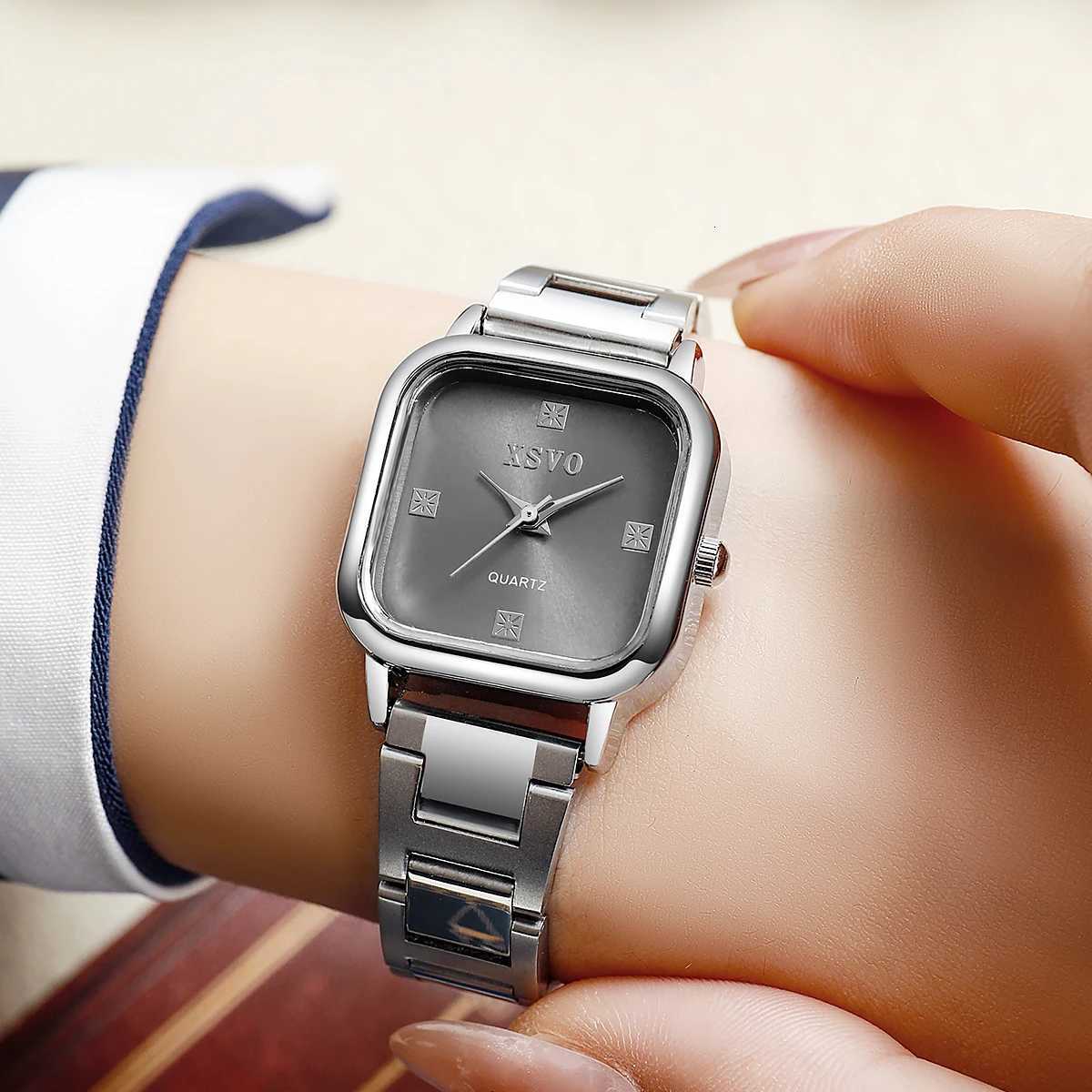 Fashionable and Elegant Fashionable Square Dial Rhinestone Sc Wens Quartz Set of 5 Suitable for Thanksgivi M251222