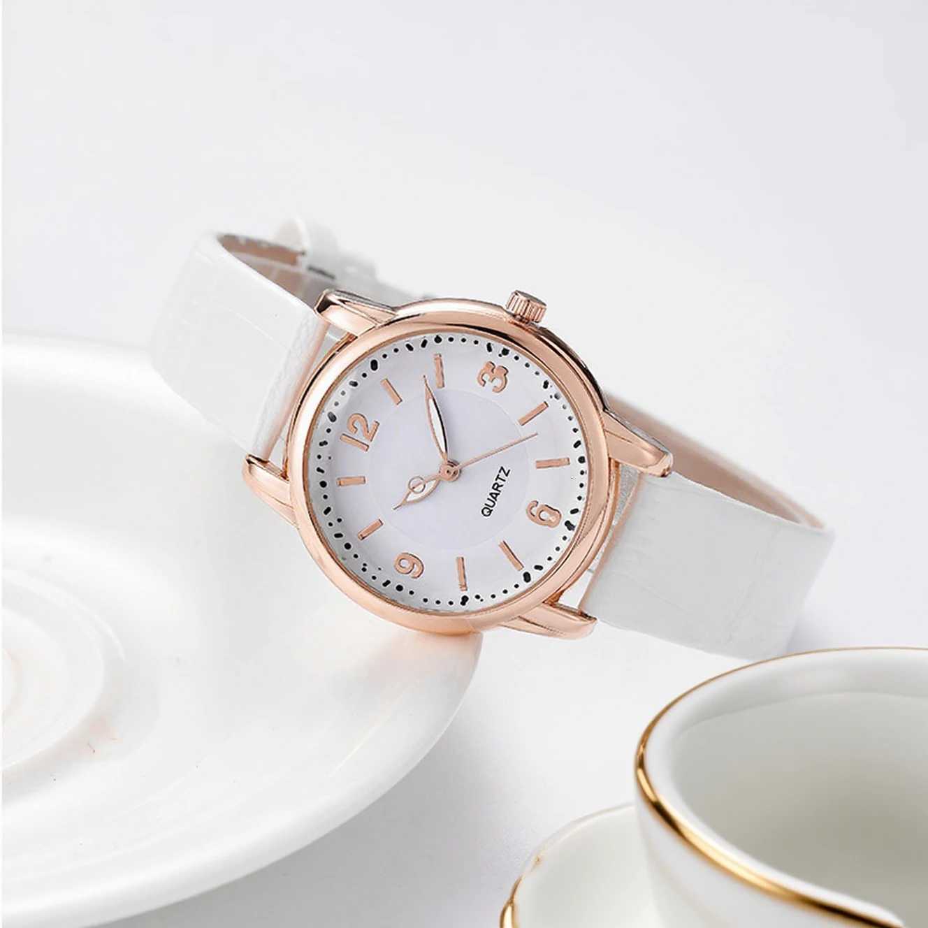 Fashion simple trend explosion crocodile pattern belt quartz three piece set suitable for Christmas Halloween gifts M251222