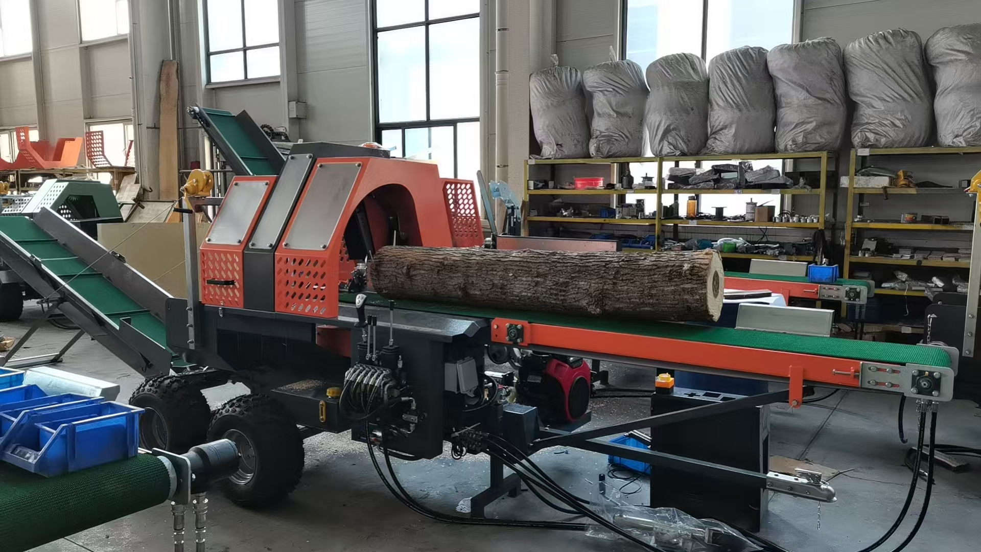 Automatic Firewood Sawing Machine with Conveyor | Mobile Log Processor up to 50cm Diameter