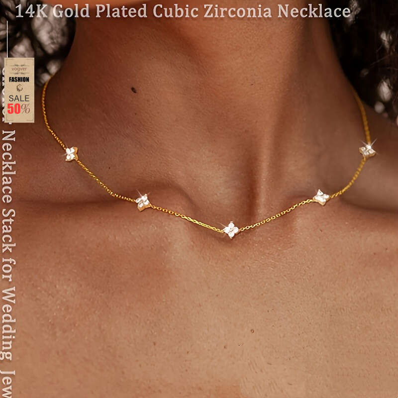 Lucky Four-Leaf Clover Micro Pave Zircon Necklace, Fashionable Elegant Starry Sky High-End Versatile Clavicle Chain