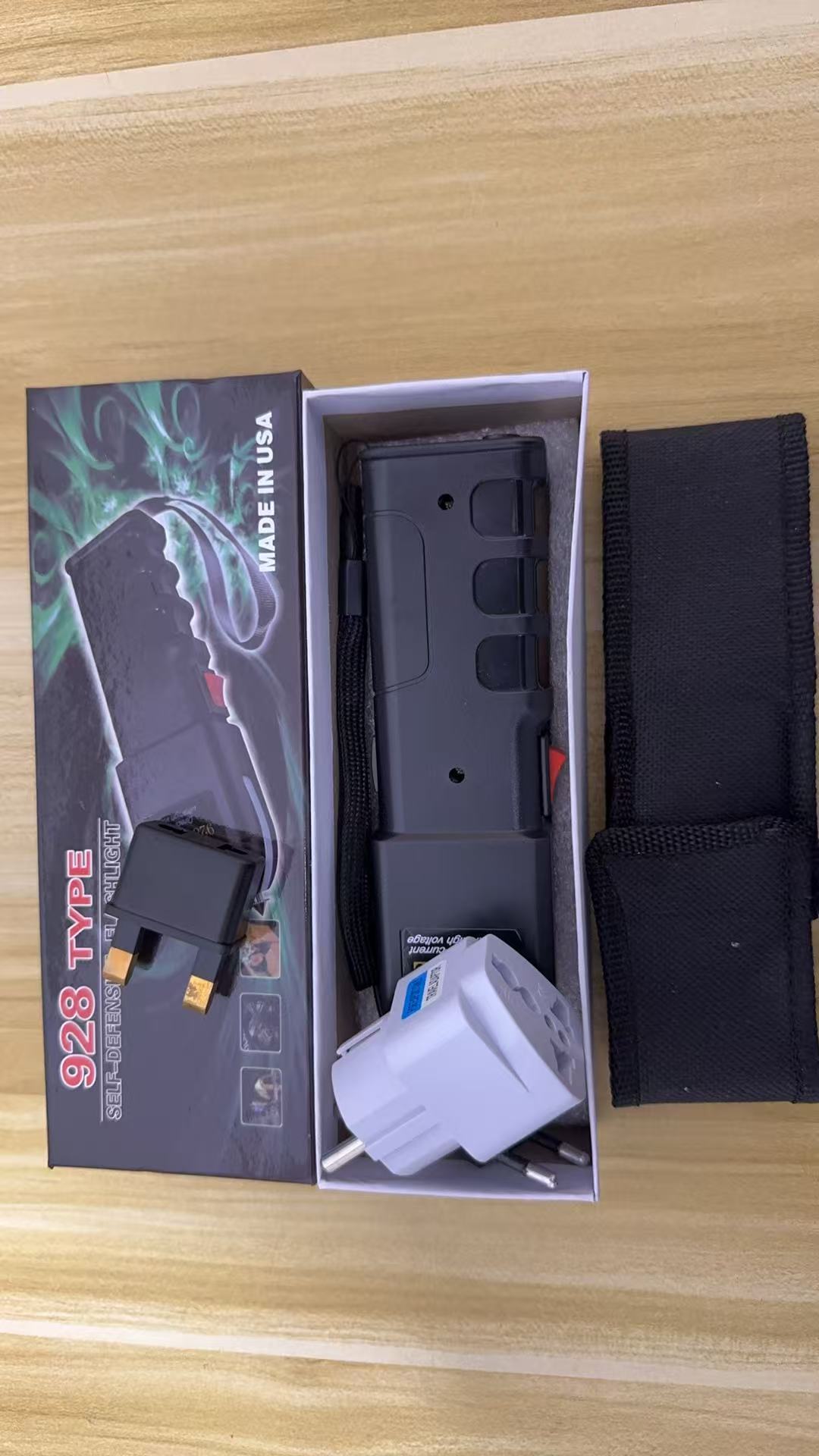 Free shipping flashlight with long-lasting battery, super bright, outdoor portable spotlight, flashlight for home use 928 Green