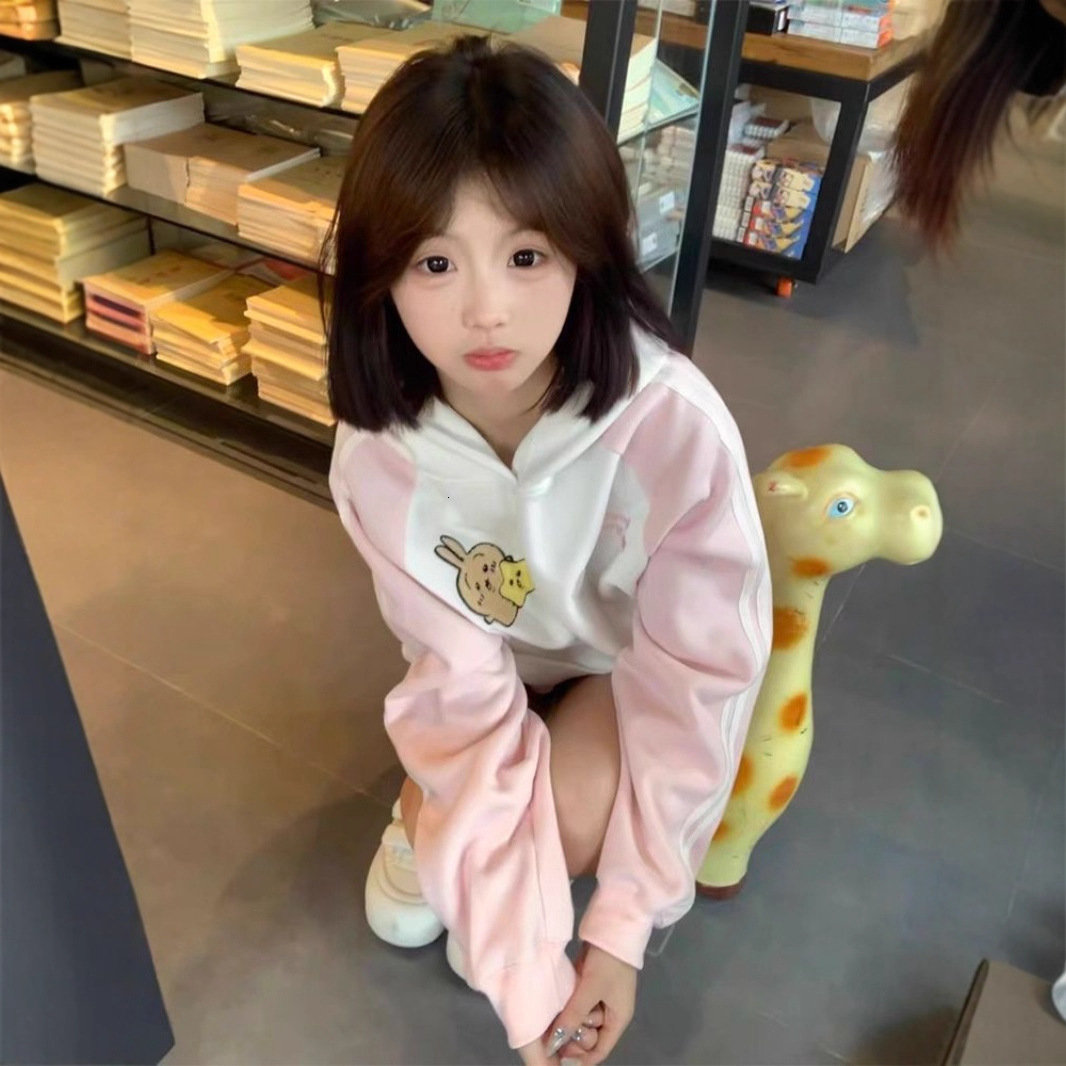 American High Street Embroidered Usachi Xiaaba Sweatshirt for Women Loose Design with a Sense of Niche and Lazy Style Couples Jacket for Spring and Au