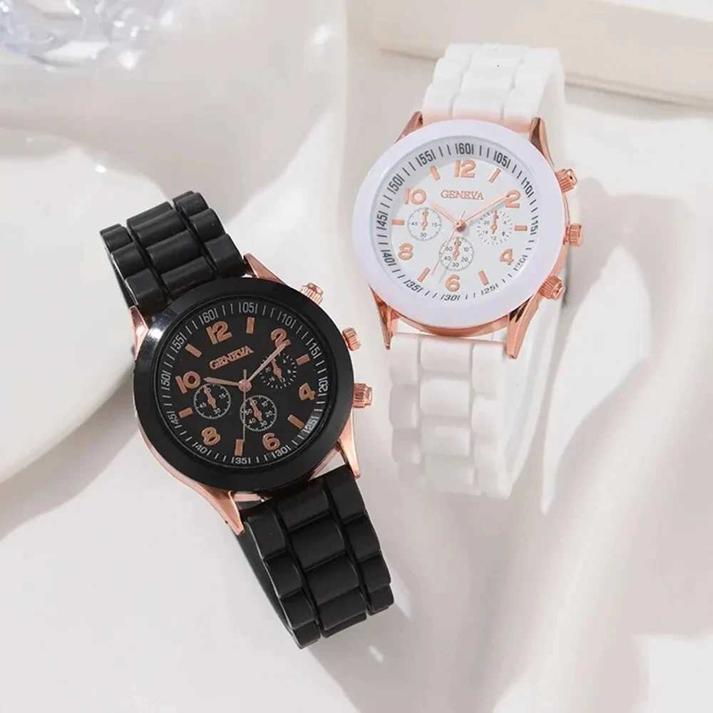 New ladies Korean-style high-end quartz simple classic imitation leather str suitable for Christmas and Halloween M251222