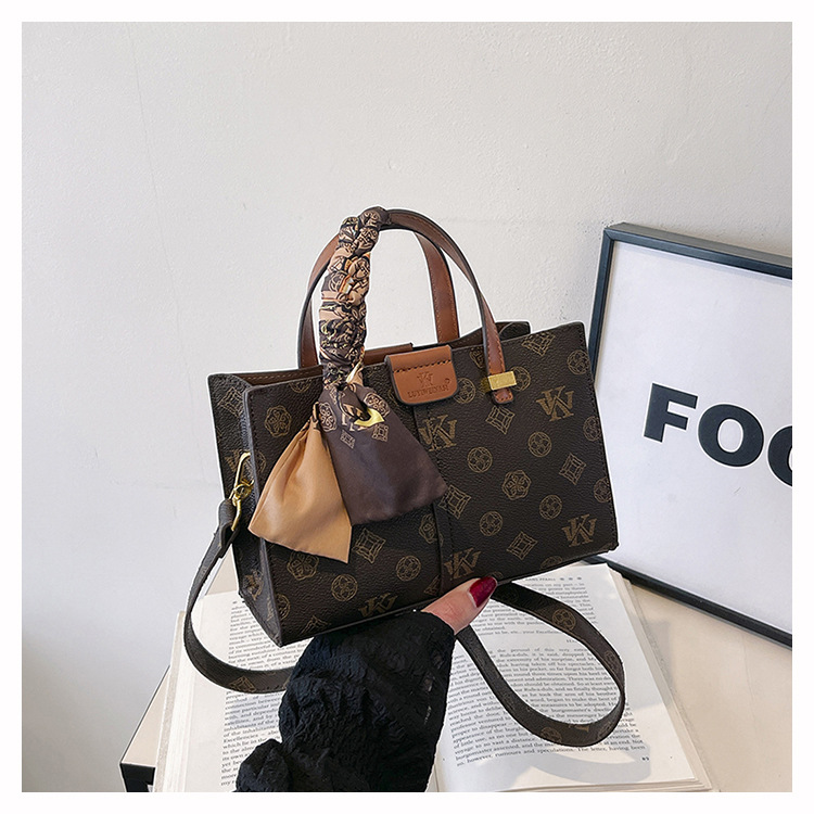 luyiweinasi Premium sense retro printing portable large-capacity tote bag women 2025 new commuter shoulder bag oblique span bag women