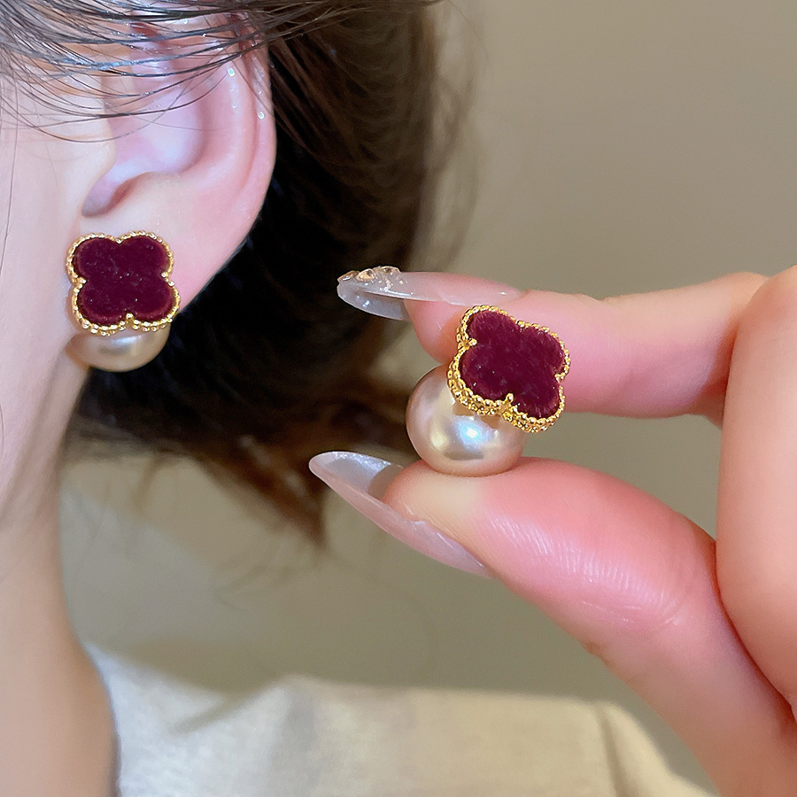 Silver Needle Flocked Flower Pearl Simple Fashion Retro Elegant Niche Light Luxury High-end Feel Earrings for Women - view 3