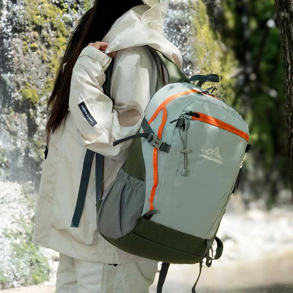 Hiking Backpack for Women Lightweight Waterproof Large-Capacity Camping Bag Travel Backpack Sports Outdoor Backpack for Men College Students CyclingM2