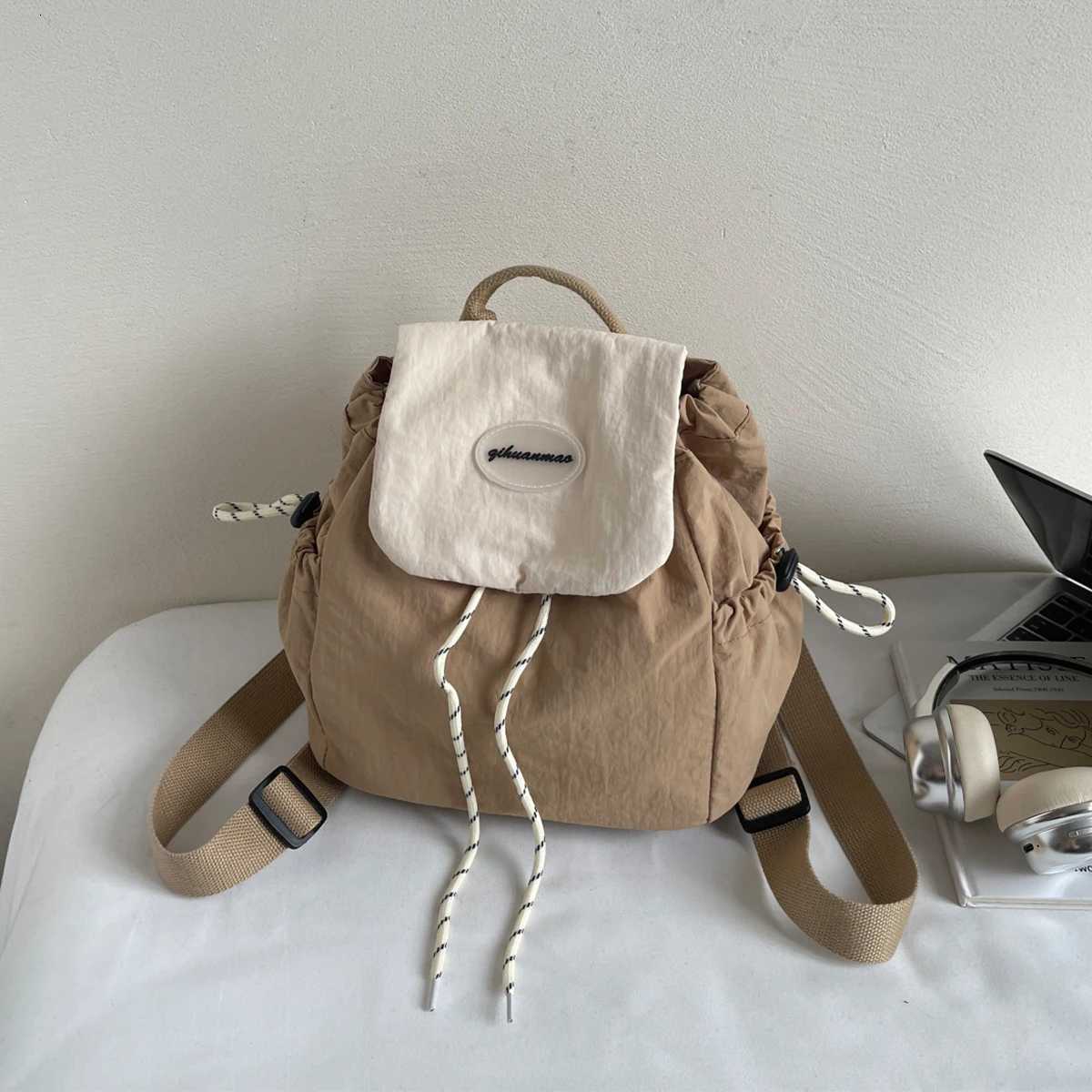 Japanese-Style Washed Canvas Vintage Small Backpack for Female College Students Trendy Casual Versatile Mini Hiking Backpack for Commuting Work and Tr