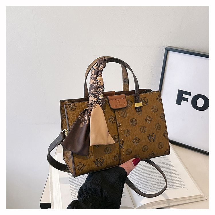 luyiweinasi Premium sense retro printing portable large-capacity tote bag women 2025 new commuter shoulder bag oblique span bag women