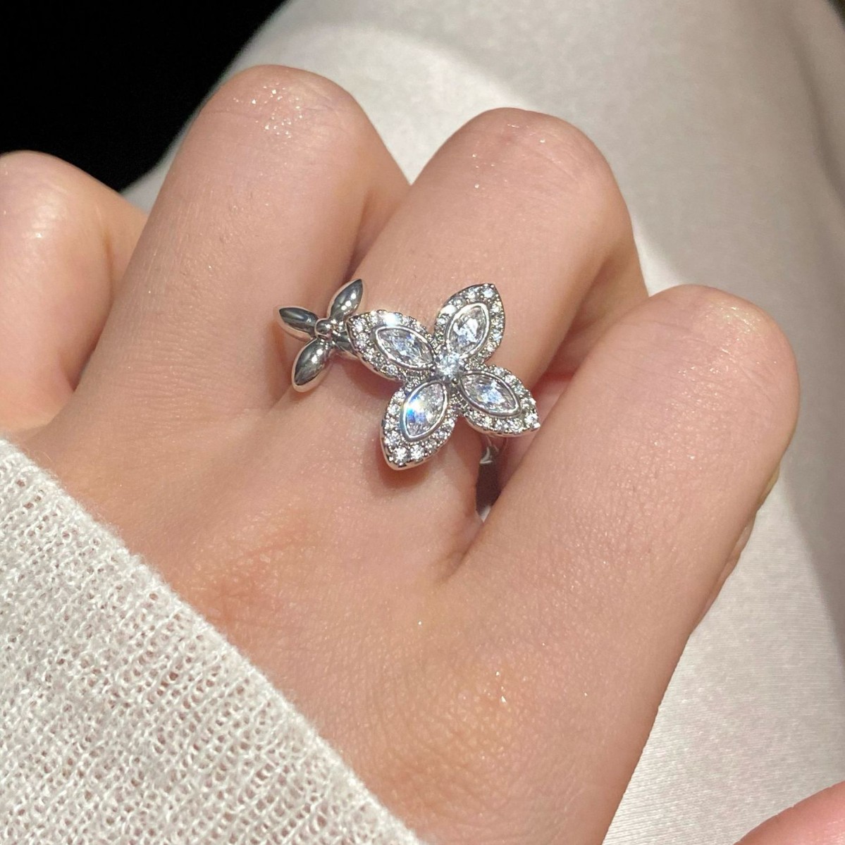 French Zircon Flower Open Exquisite Elegant Fashion Versatile Index Finger Ring Light Luxury High-end Feel Jewelry - view 5
