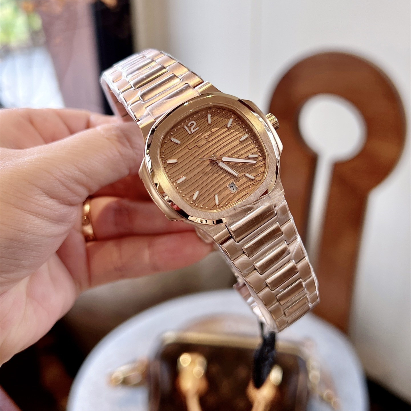 Women's 7118 series 36mm rose gold diamond-set AAA casual Swiss diamond-set quartz women's watch of high quality