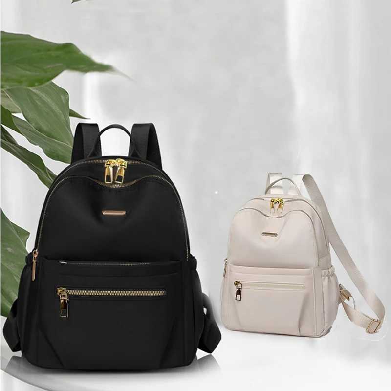 Neutral color backpack for men and women suitable for travel and study It is a simple design with a solid colorM251222