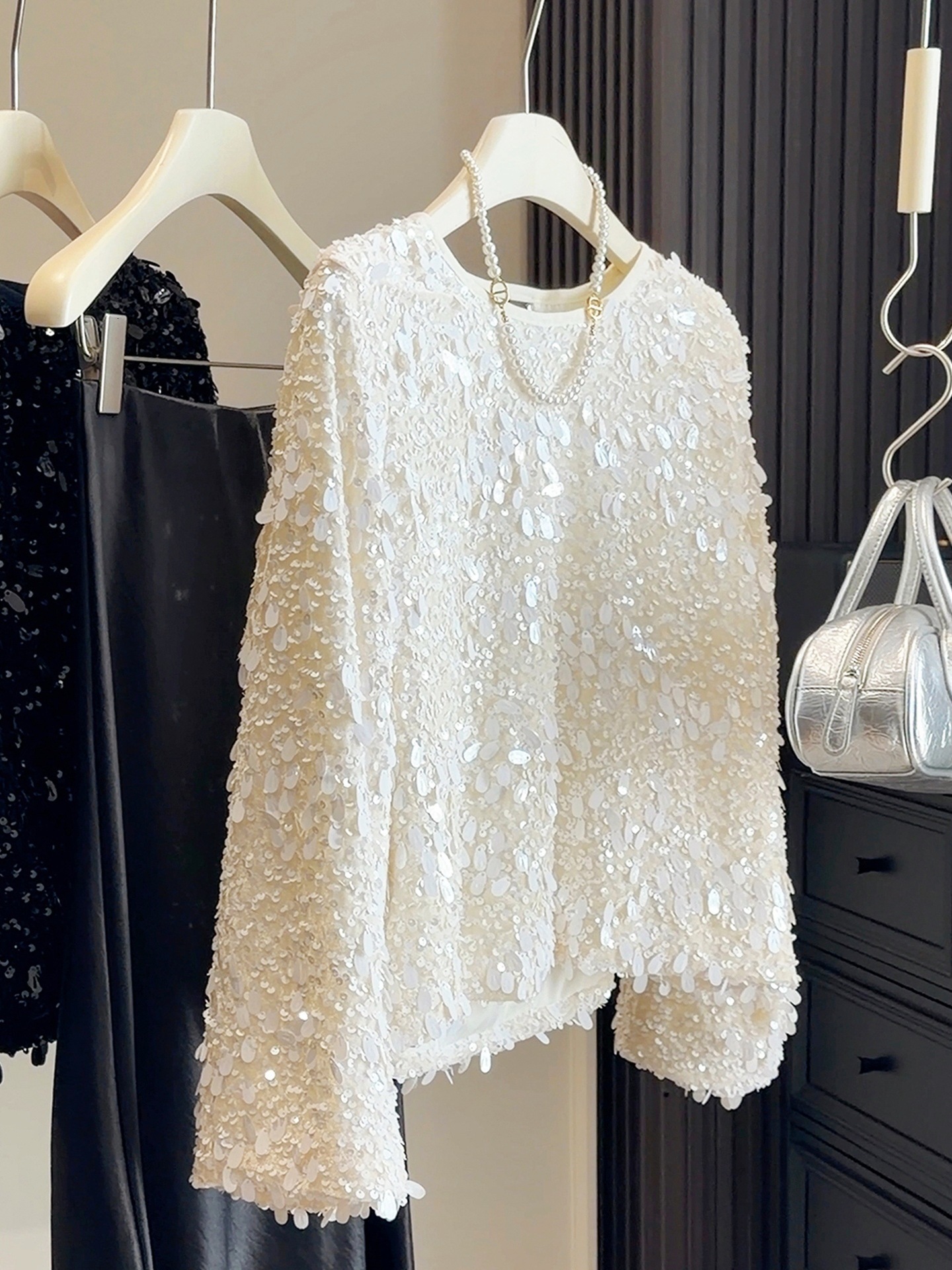 High-end Korean Style Heavy Sequin Round Neck Blouse for Women Spring Autumn Winter 2025 New Elegant Long Sleeve Top 210414