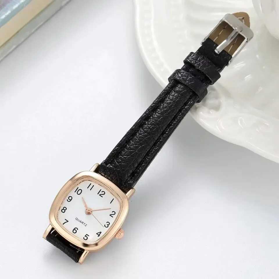 Ladies Square Wen Simple Small Dial Student es Vintage Belt Quartz Wrist M251222