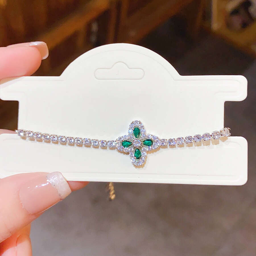 Light Luxury Niche Zircon Inlaid Rhombus Flower Bracelet Women High-End Super Shiny Pull Elegant Versatile Party Date Jewelry