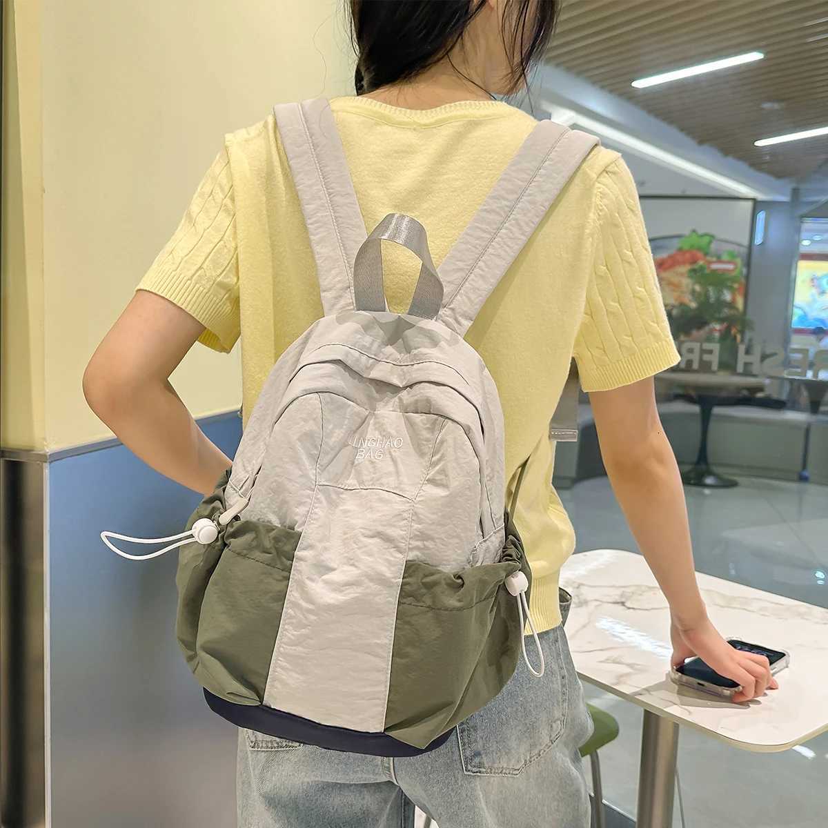 Outdoor Hiking Small Backpack Lightweight Mountaineering Bag Womens Summer Ultra-Light Sports Lightweight Backpack Small School BagM251222