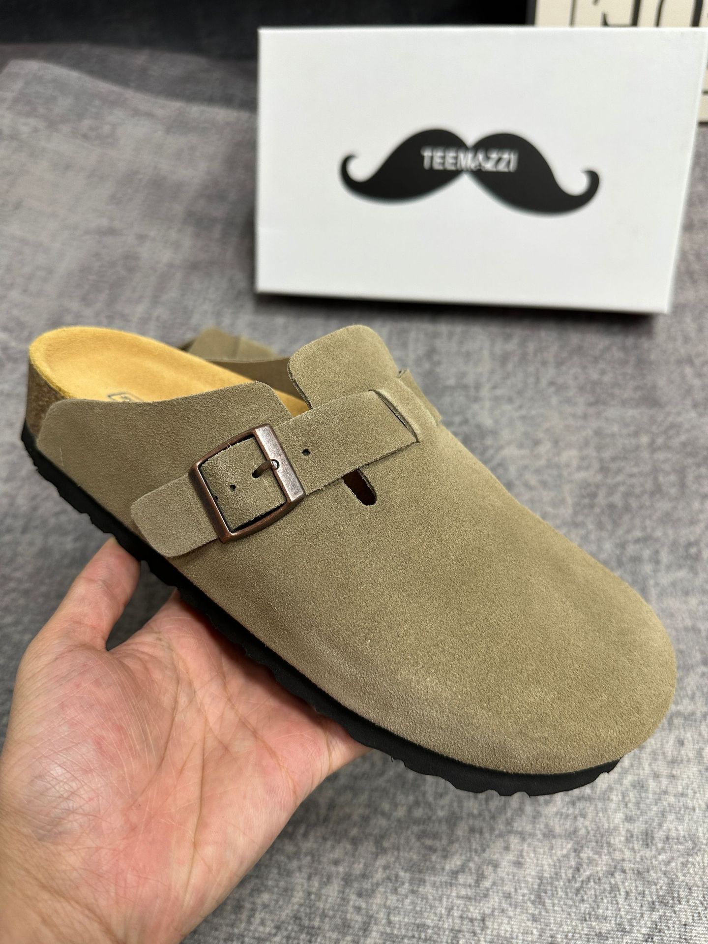 TEEMAZZI Hot free shipping designer slippers for mens womens flat slippers pink black white grey khaki brown Fashionable versatile outdoor cork soled 