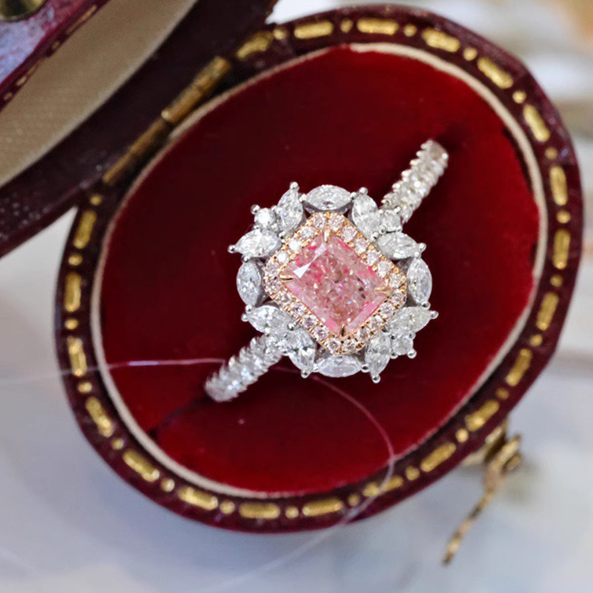 Choucong Sarkling Genuine 100% S925 Sterling Silver Women Luxury Jewelry Radiant Shape Lab Pink Moissanite Diamond Elegant Women Wedding Bride Ring Lo