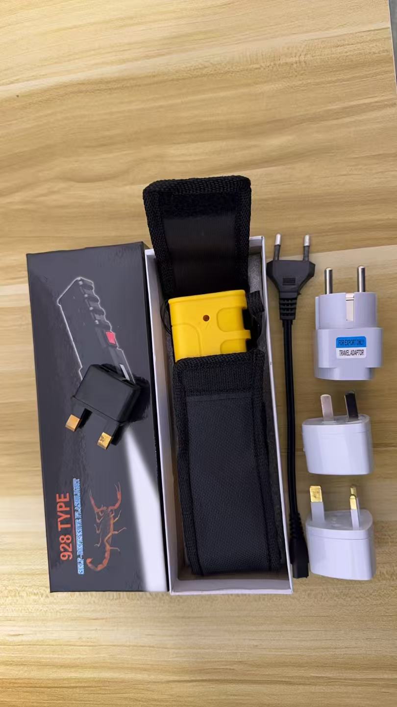 Free shipping flashlight with long-lasting battery, super bright, outdoor portable spotlight, flashlight for home use 928 yellow