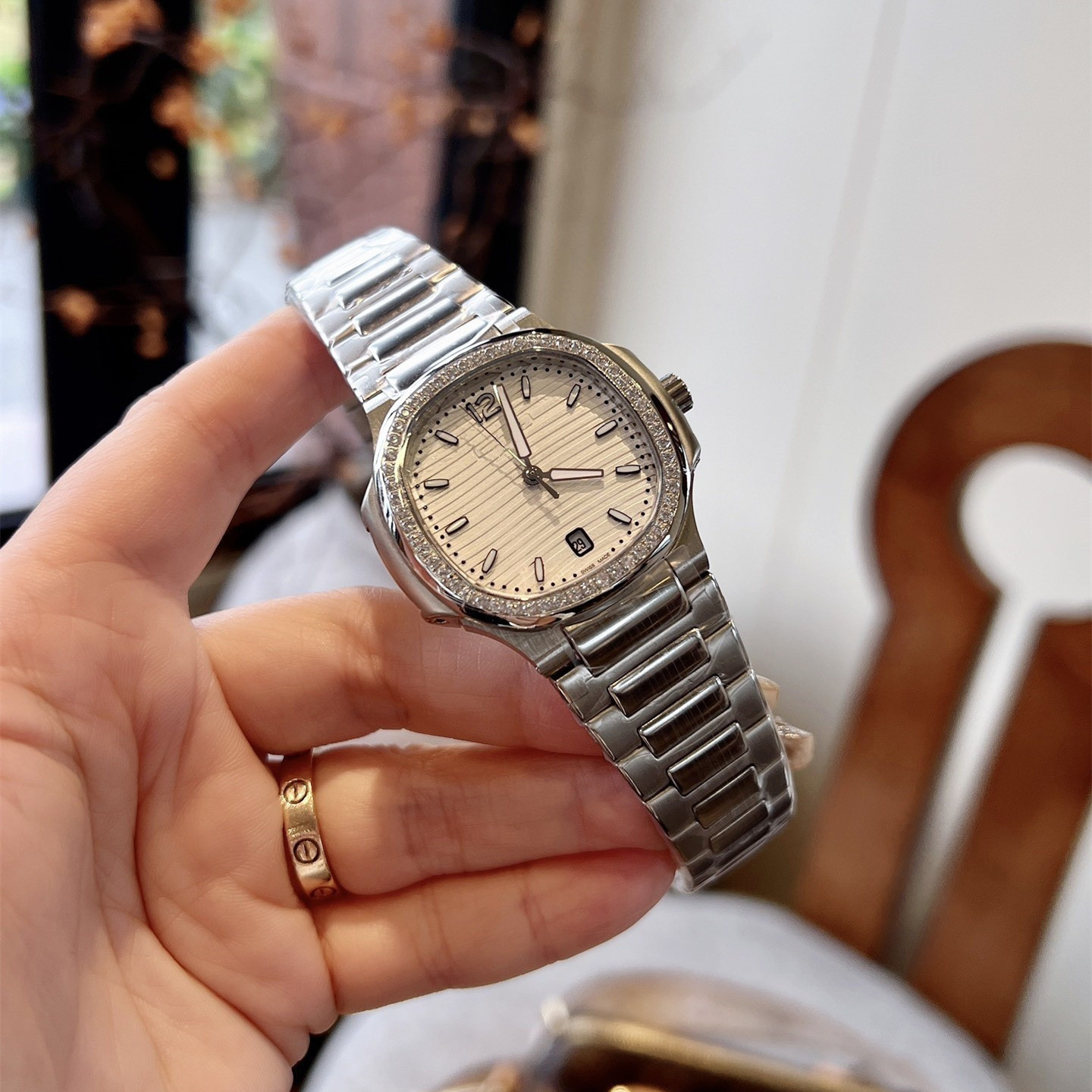 Women's 7118 series 36mm rose gold diamond-set casual Swiss diamond-set quartz women's watch of high quality