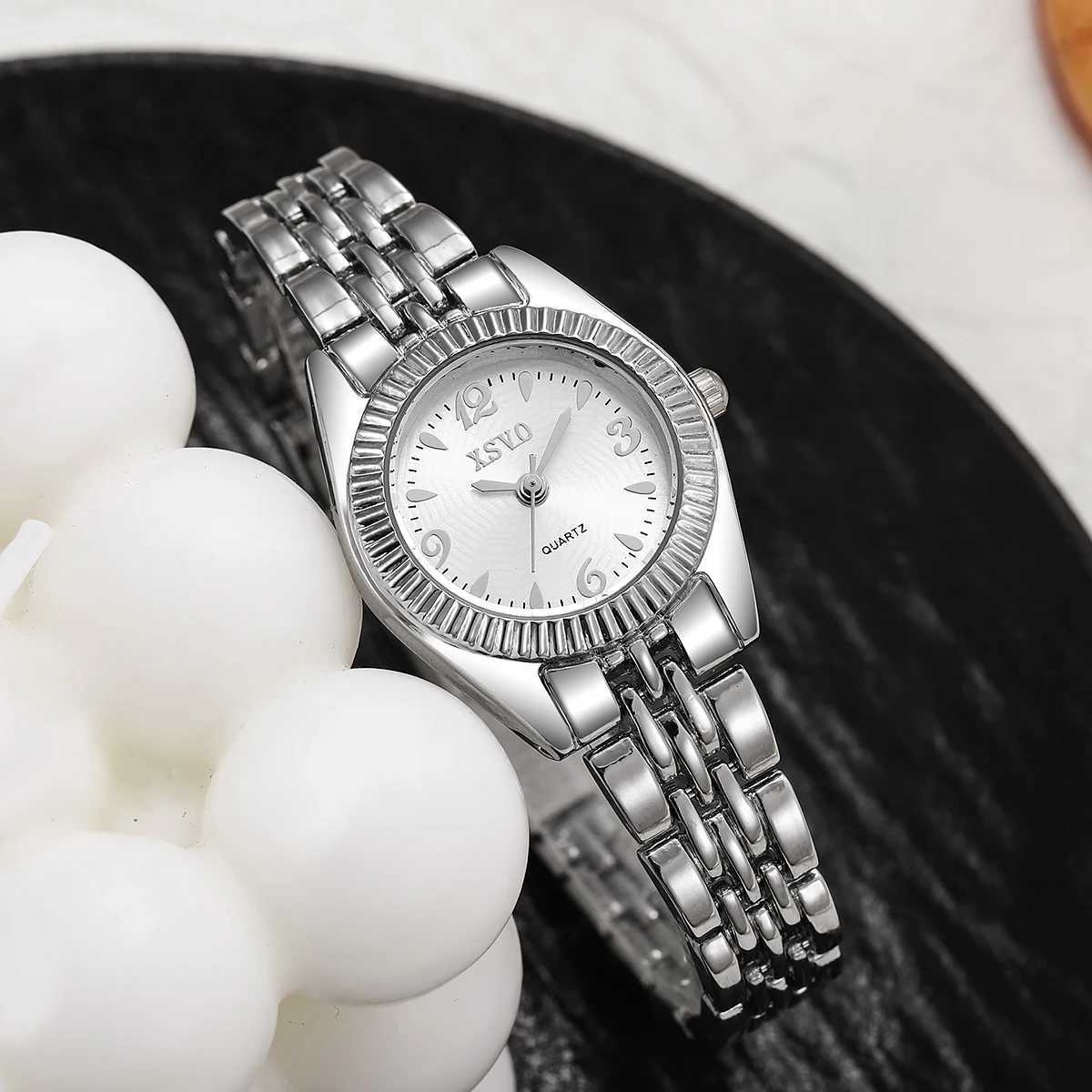 Fashionable and Elegant Round Small Dial with Steel Band Wens Quartz for Christmas and Halloween Gifts M251222