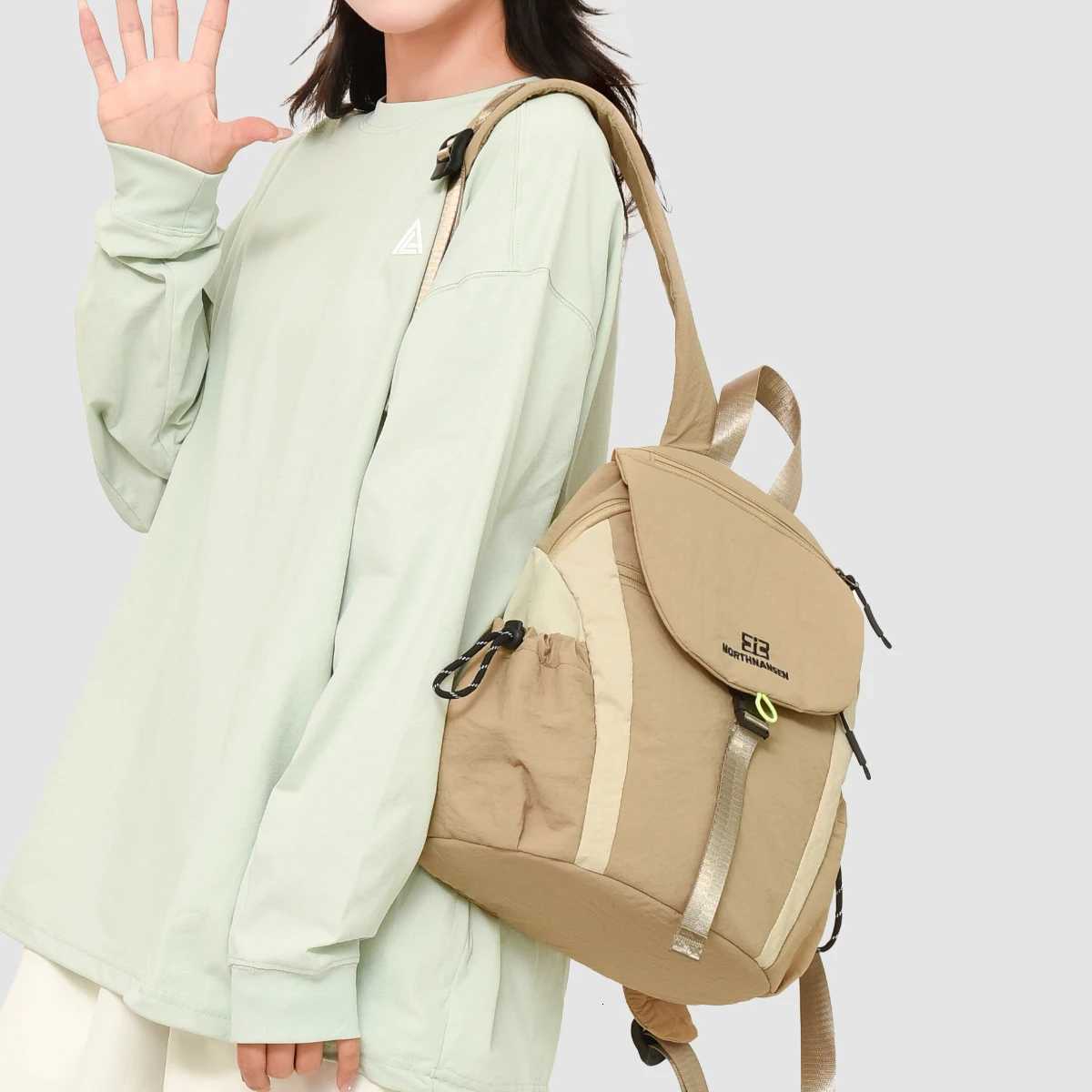 New Casual School Travel Backpack Lightweight Large-Capacity Nylon Cloth Study Bag Waterproof Backpack for s and s Junior High School StudentsM251222