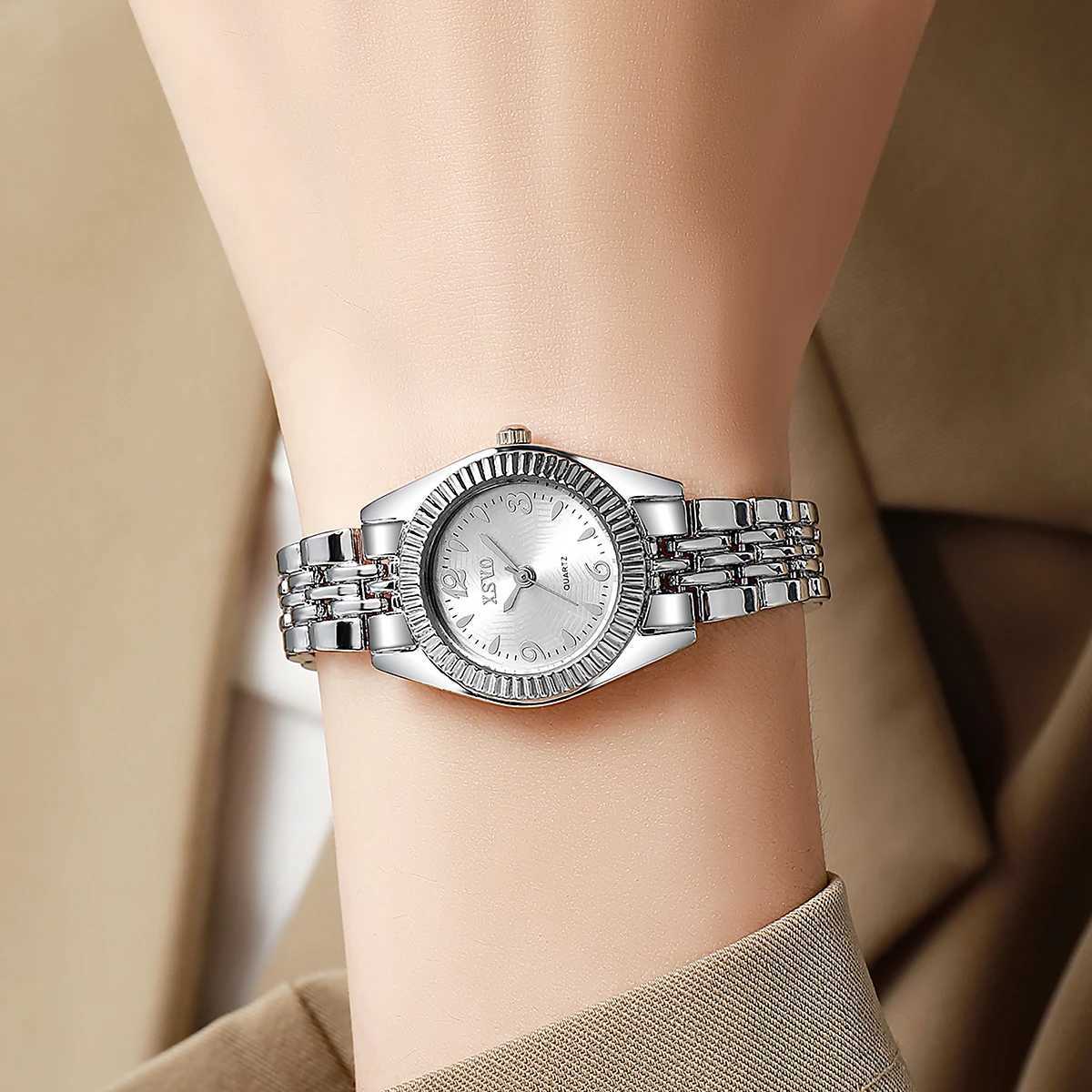 Fashionable and Elegant Round Small Dial with Steel Band Wens Quartz for Christmas and Halloween Gifts M251222