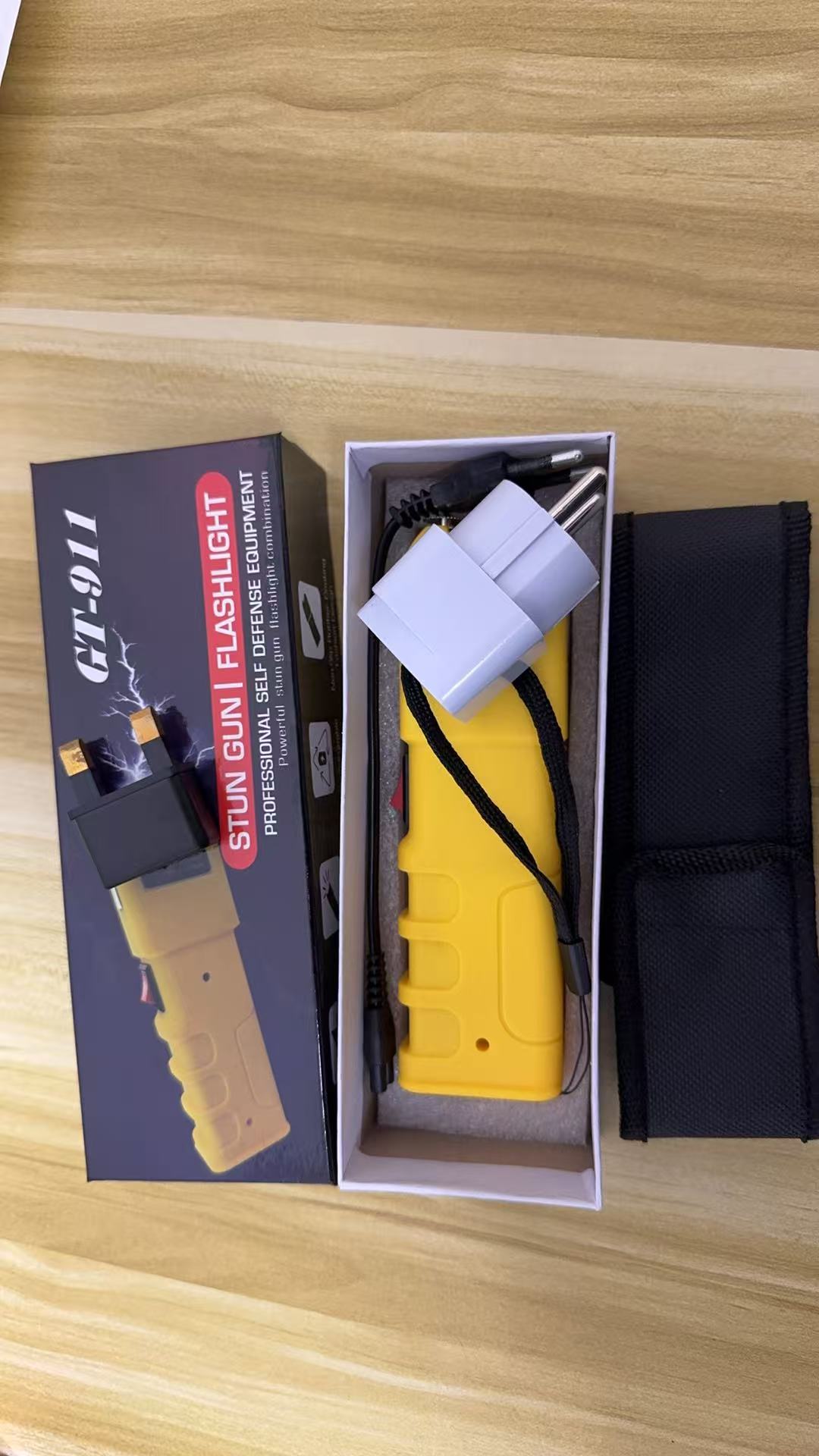 Free shipping flashlight with long-lasting battery, super bright, outdoor portable spotlight, flashlight for home use 911yellow