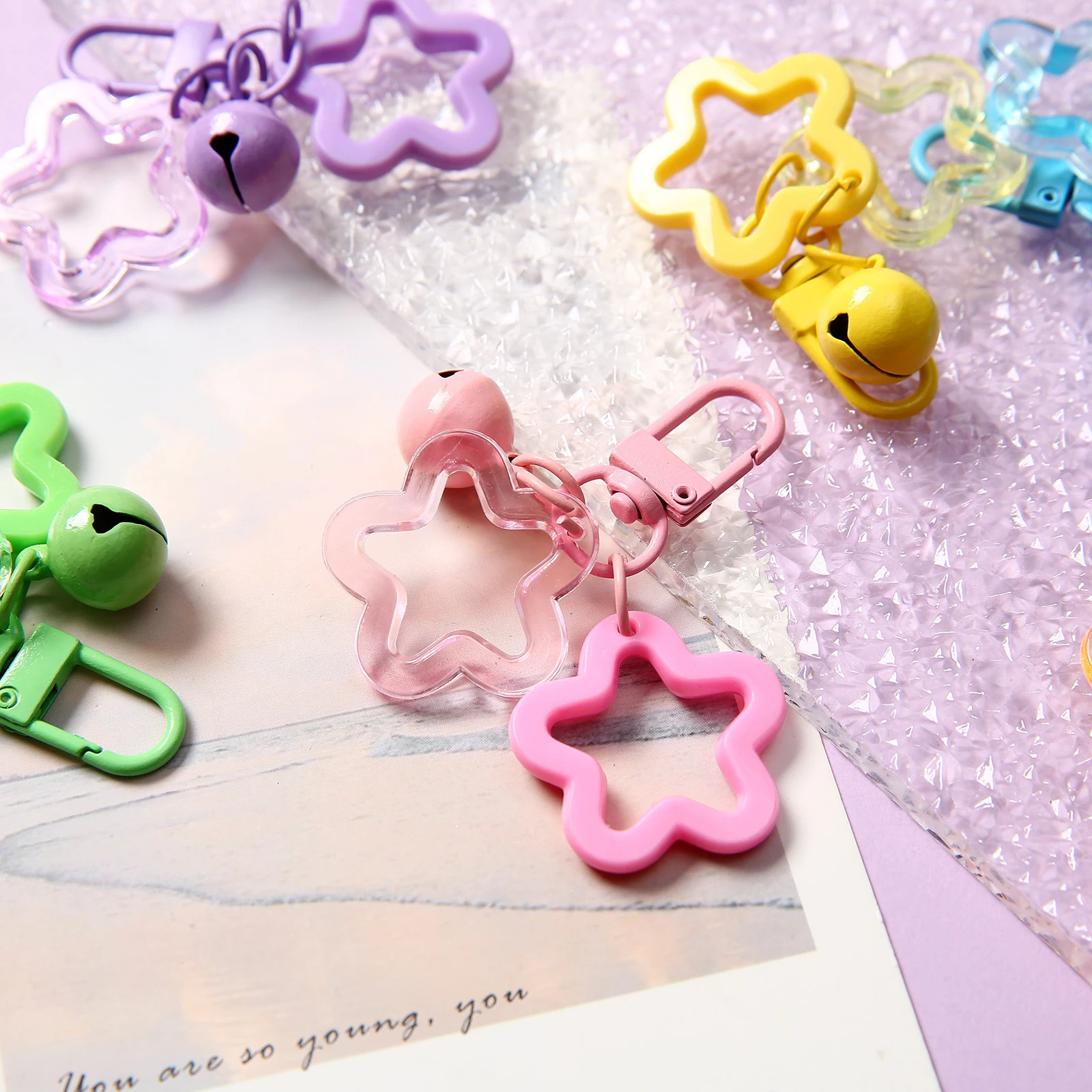 15102050PCS Transparent Solid Color Star Keychain with Bell Resin Keyring Charm for Bag Purse Car Key Decoration Accessory 251219