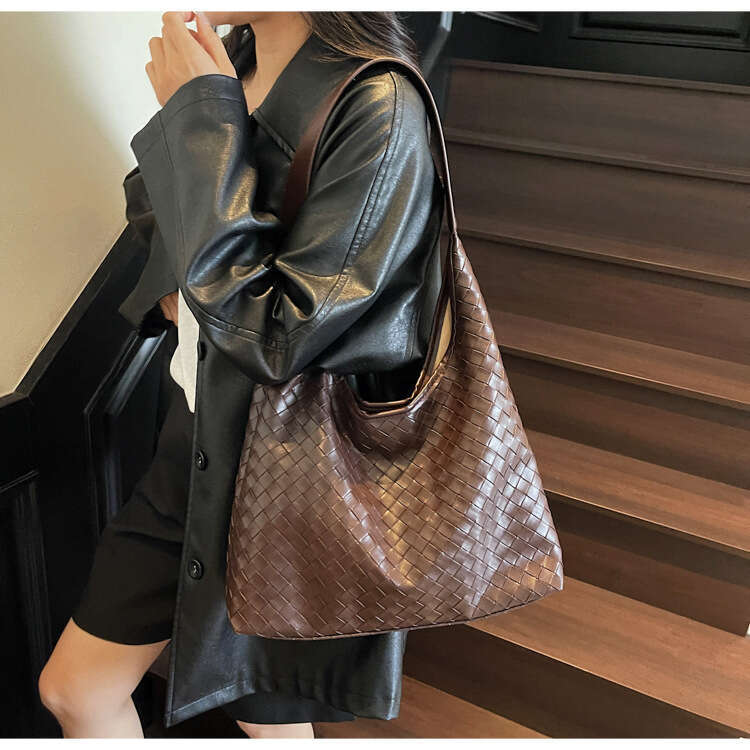 High-Quality Textured Casual Versatile Woven Handbag for Women, Light Luxury European and American Style Large Capacity Tote Bag, Women's Shoulde