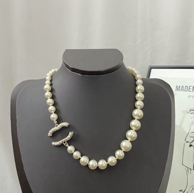 French style pearl Pendant Lady long Necklaces Designer Necklaces Chokers charm Diamond star Pearl Sweater Chain elegant Womens wedding Jewelry C C Necklace Set