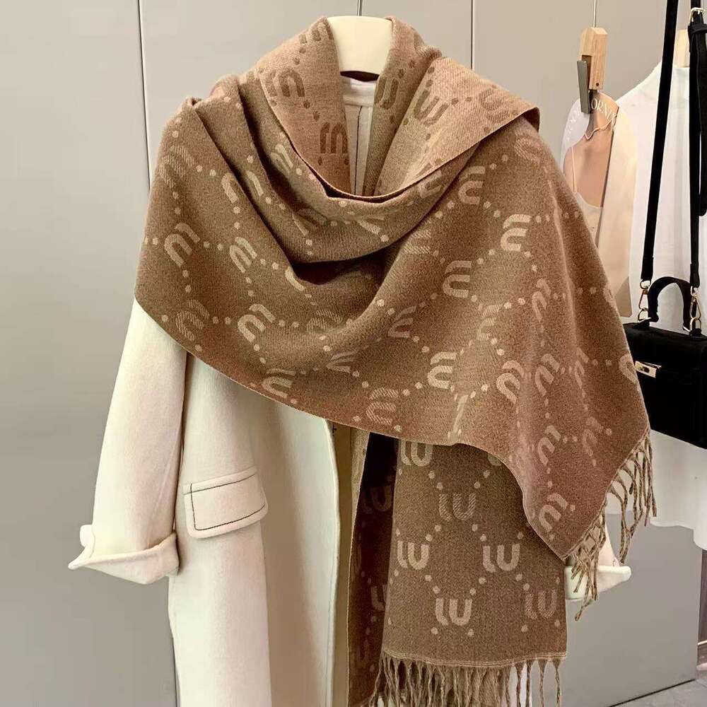 European and American High-End 2025 New Double-Sided Letter for Women Winter Trendy Brand Versatile Outerwear Shawl Warm Neck Scarf