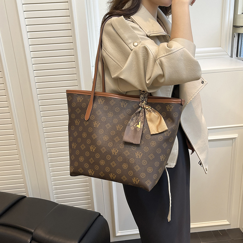 luyiweinasi High-end fashion tote bag women's 2025 new retro printing large-capacity shopping bag women's bag shoulder bag